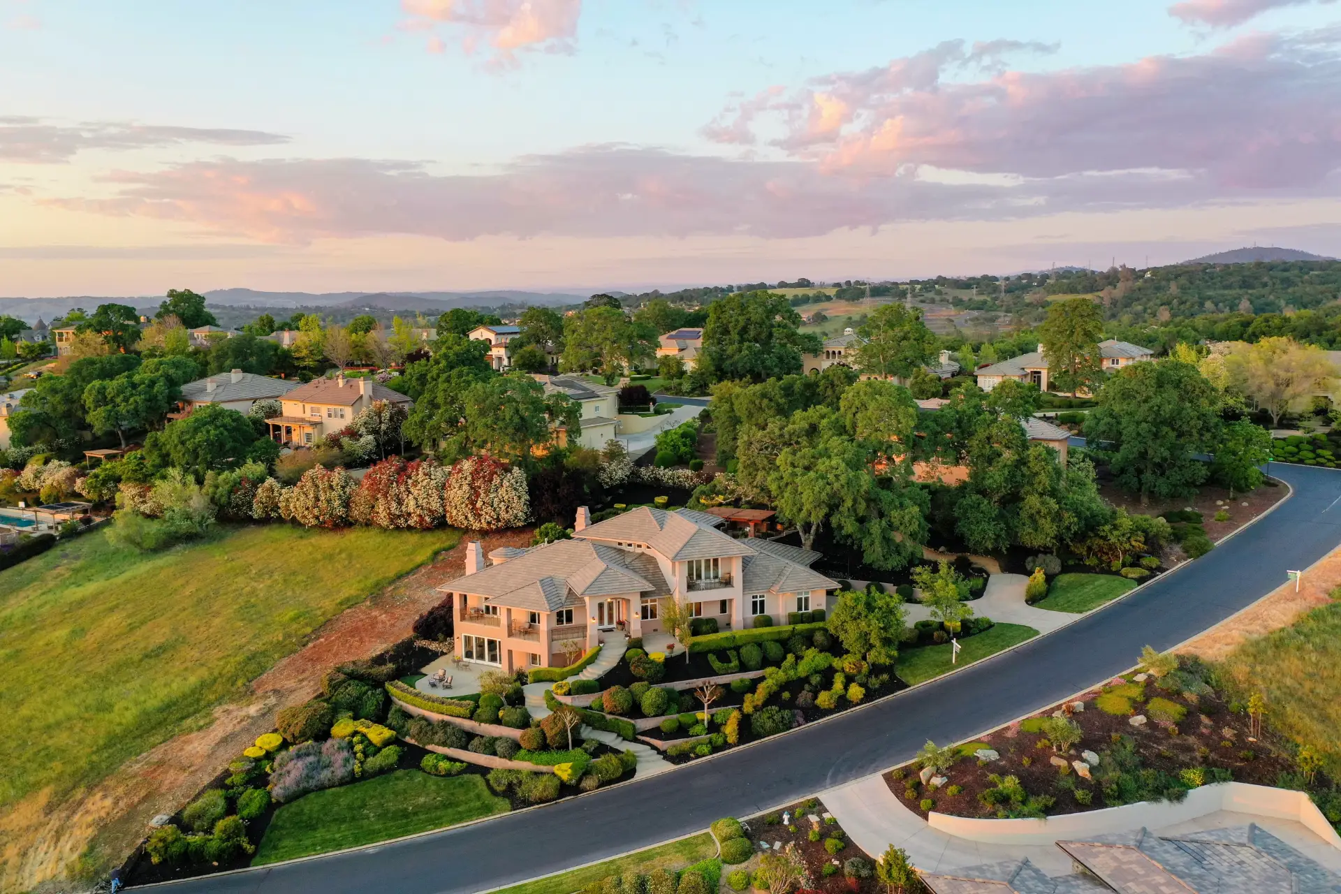 Luxury communities in Chicago's southwest suburbs
