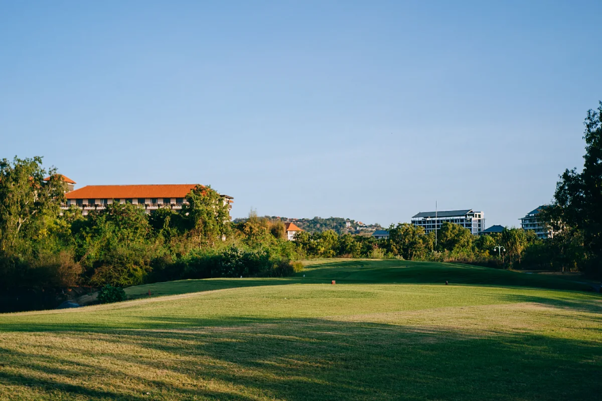 Golf course luxury living in Orland Park