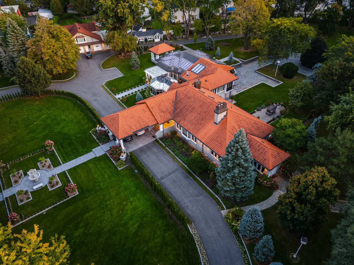 Large lot home in Palos Park Illinois