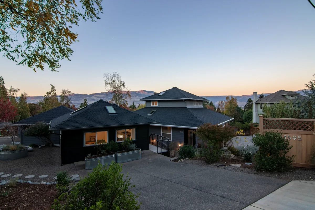 Confidential luxury property review in Chicago's southwest suburbs
